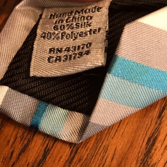 Geoffrey Beene Handmade Diagonal Striped Tie - Picture 10 of 11